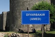 Köşk'ten iki dilli tabela açıklaması