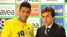 Santos, Kocaman'ı topa tuttu!