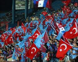 Avni Aker'de beraberlik 