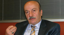 Bekaroğlu: Hak ve özgürlüklerin teslim edilmesi gerekir