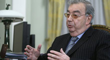 Primakov: İsrail'e baskı uygulamadan!