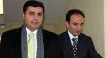 Demirtaş ve Baydemir Ankara'da Kürtçe oyun izledi