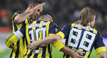 Fener zirveden kopmuyor!