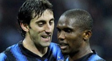 Rakibe kafa atan Eto'o ceza aldı