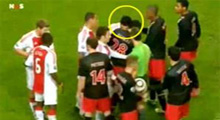 'Ajax Yamyamı' rakibini ısırdı!