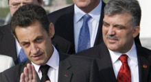 Sarkozy ve Merkel'e Gül ayarı!