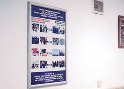 İrtica afişleri halâ asılı