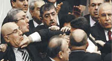 Küskün vekilleri bayram da barıştırmadı