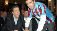 Hakan Şükür, Trabzon'a imza attı