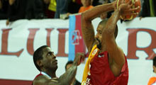 Aslan Trabzon'u devirdi