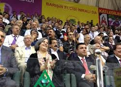 BDP kongresinde Öcalan posteriyle tur atıldı