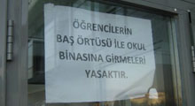 Koministlerden 'başörtüsü' terbiyesizliği!