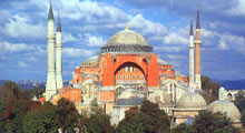 Ayasofya'nın kubbesine haç dikti!