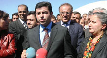 Barış yemeğinde bile gerdiler!