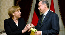 Merkel: Türkiye'nin müzakereleri açık uçlu