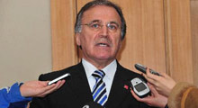''Kamusal alan tartışmalarını bırakalım''