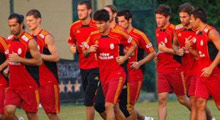 Galatasaray 2 oyuncusunu daha kaybetti.