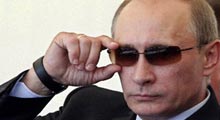 Putin Medvedev'e eli dolu gitti