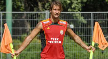 Galatasaraylı futbolcu Türkçe öğreniyor