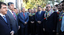 Bahçeli Arınç ile Topçu'dan kaçtı!