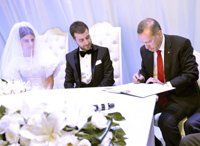 Çiçek ve Başbakan Erdoğan nikah şahitliği yaptı