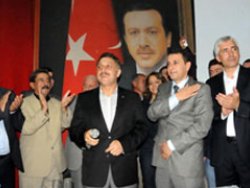 Diyarbakır'da 670 kişi AK Parti'ye geçti