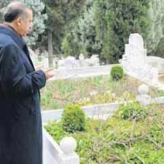Erdoğan kabir ziyaretinde!
