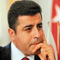 'Türklük' Demirtaş'ı zor durumda bıraktı!