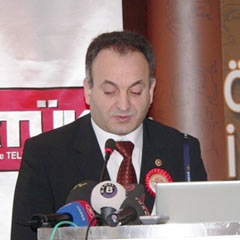 Lokman Ayva, özürlülerden 'evet' istedi