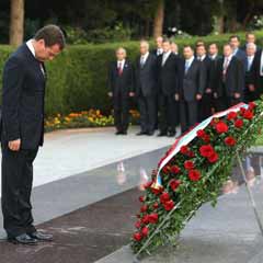 Medvedev Azerbaycan'da!
