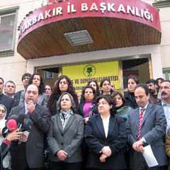 Her sandıkta 4 KCK militanı!