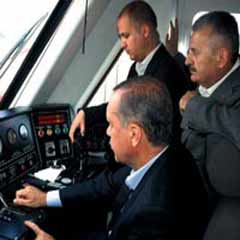 Tren ücretini 3 TL yerine 2 TL yaptı