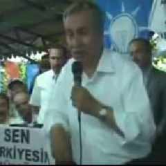 Arınç'tan 'Gandi' taklidi!