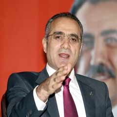 Topçu Kılıçdaroğlu'nu SSK'yla vurdu