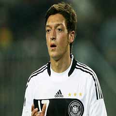 Özil, Pakistan'a 10 bin Euro bağışladı