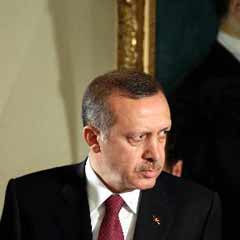 Erdoğan'ın masasındaki anket!