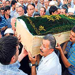 Hakkari imamına ağlıyor