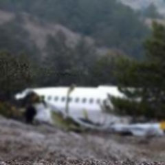 Çin'de düşen yolcu uçağında mucize kurtuluş