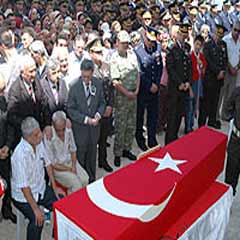 Cami hoparlöründen korsan anons