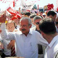 CHP teşkilatında katılım azlığı krizi 