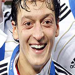 'Mesut Özil, Real Madrid yolunda'