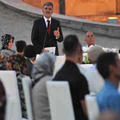 İftarda Gül'e büyük sürpriz