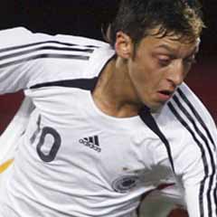 Werder Bremen Mesut Özil'i vermedi