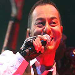 Serdar Ortaç konserinde bomba alarmı