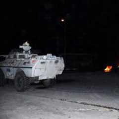 Göstericiler yol kapattı