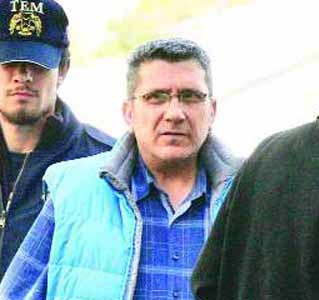 Üniversite öğrencilerine 'Kadife Eldiven' kıskacı