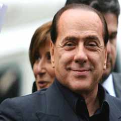 Berlusconi'nin tahtı sallanıyor