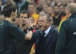 Fatih Terim Topa Tuttu