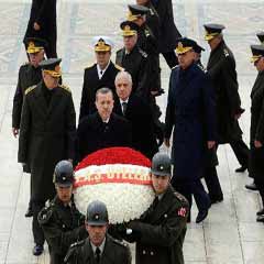 YAŞ üyeleri Anıtkabir'de