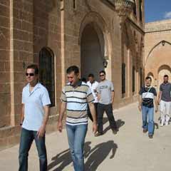 Sayıştay üyeleri Midyat'ı gezdi